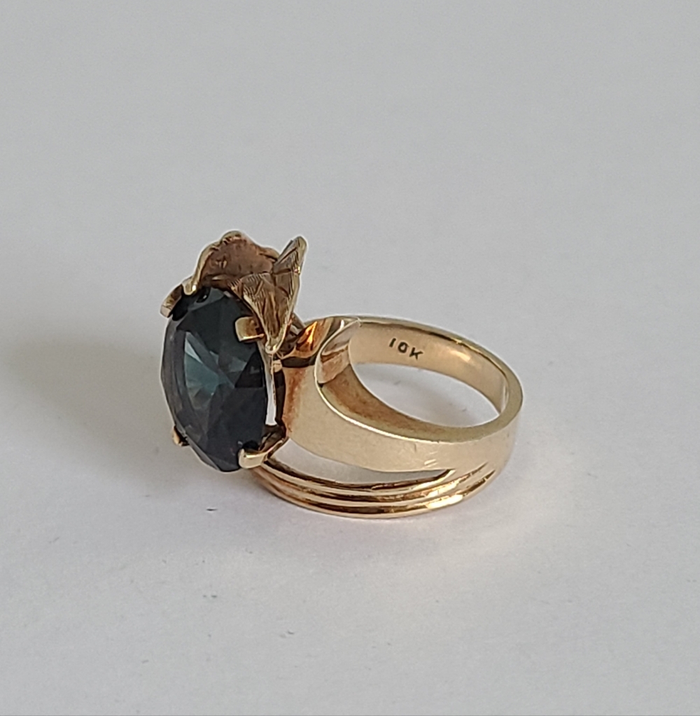 Vintage Bold Luxury 10K Gold Green Tourmaline Greco Roman Leaf Statement Ring - Picture 3 of 10